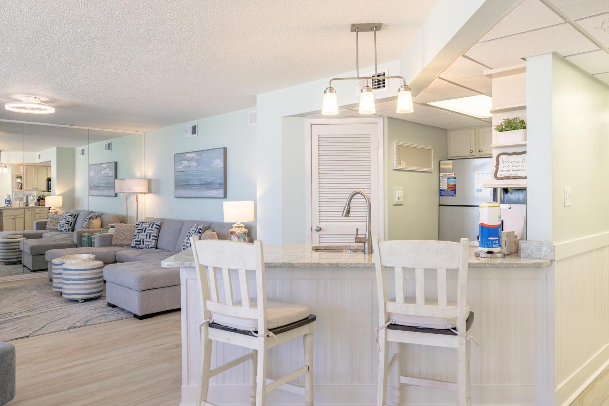 Aquavista Beach Resort By Sand Seeker Vacations Panama City Beach Room photo